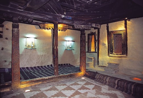 baltit fort sitting room